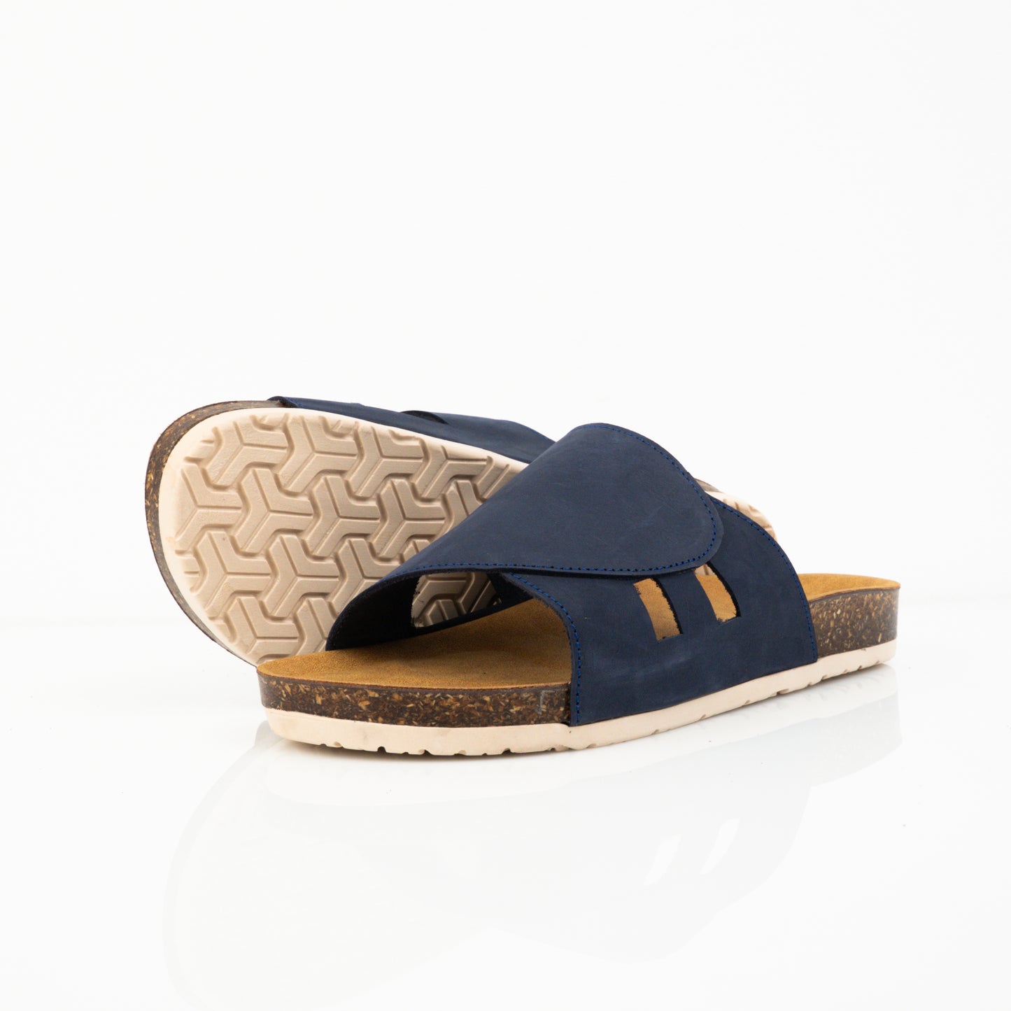 Genuine leather slippers T25