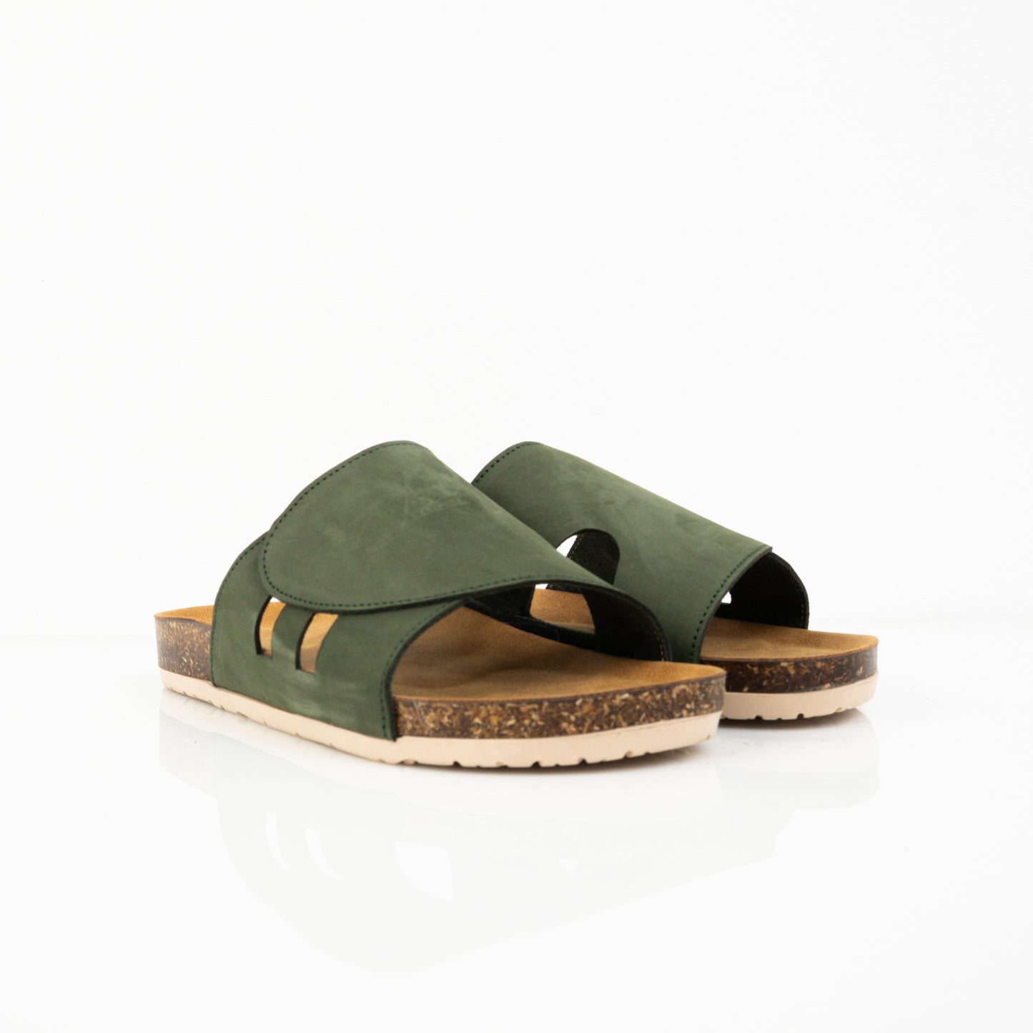 Genuine leather slippers T25