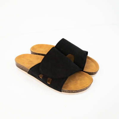 Genuine leather slippers T25